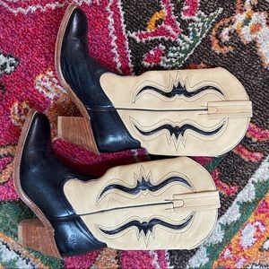 vintage frye teju boots (size 8, fit more like 7)